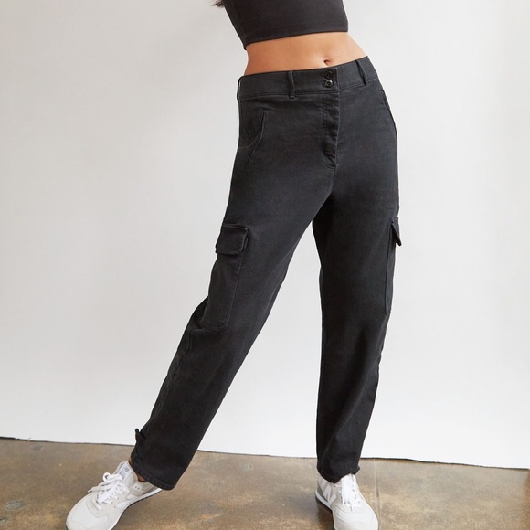 Aritzia Modern Cargo Pants - Picture 1 of 4